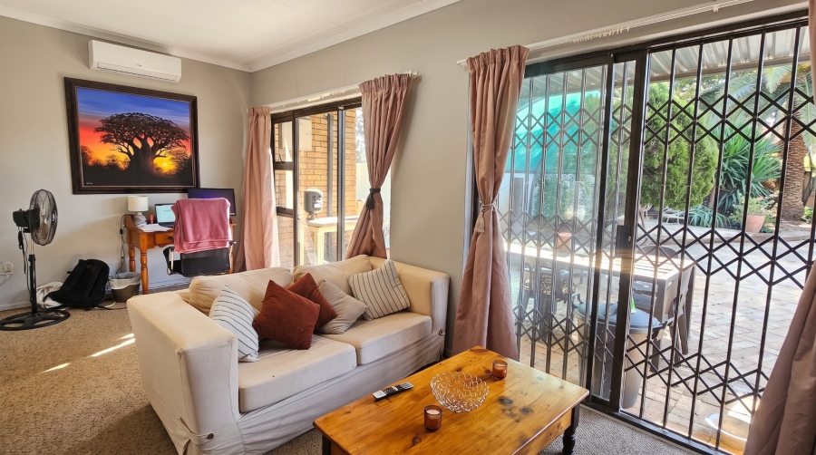 6 Bedroom Property for Sale in Dan Pienaar Free State
